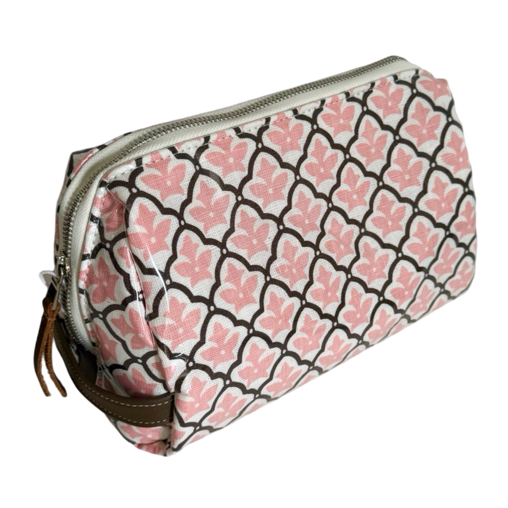 Cumberland Toiletry Bag in Pink
