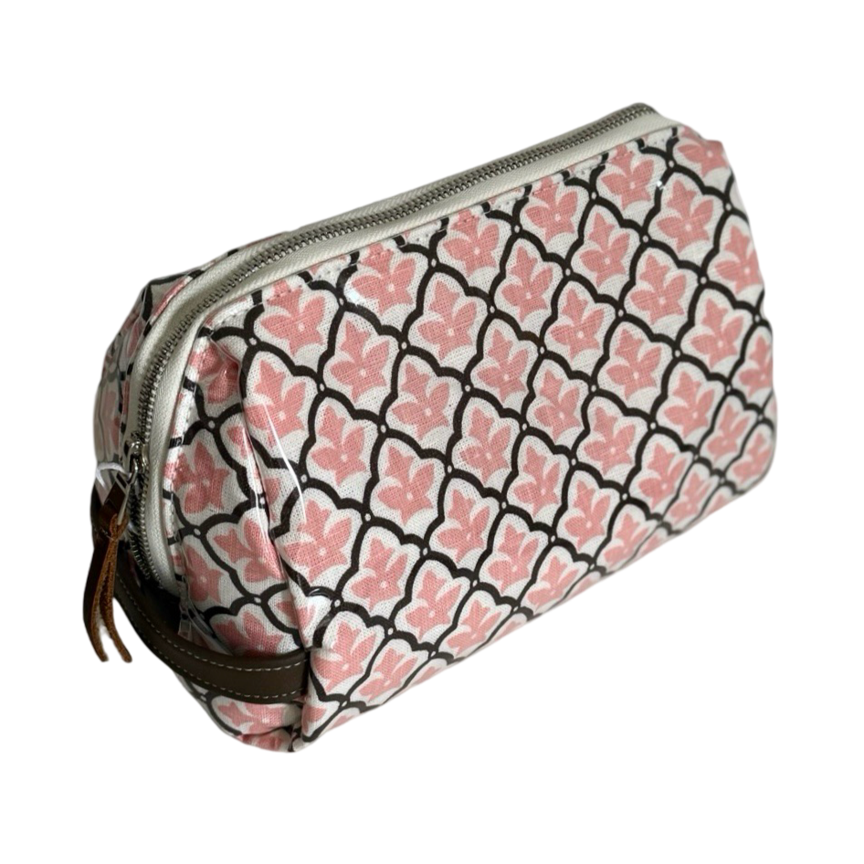 Cumberland Toiletry Bag in Pink
