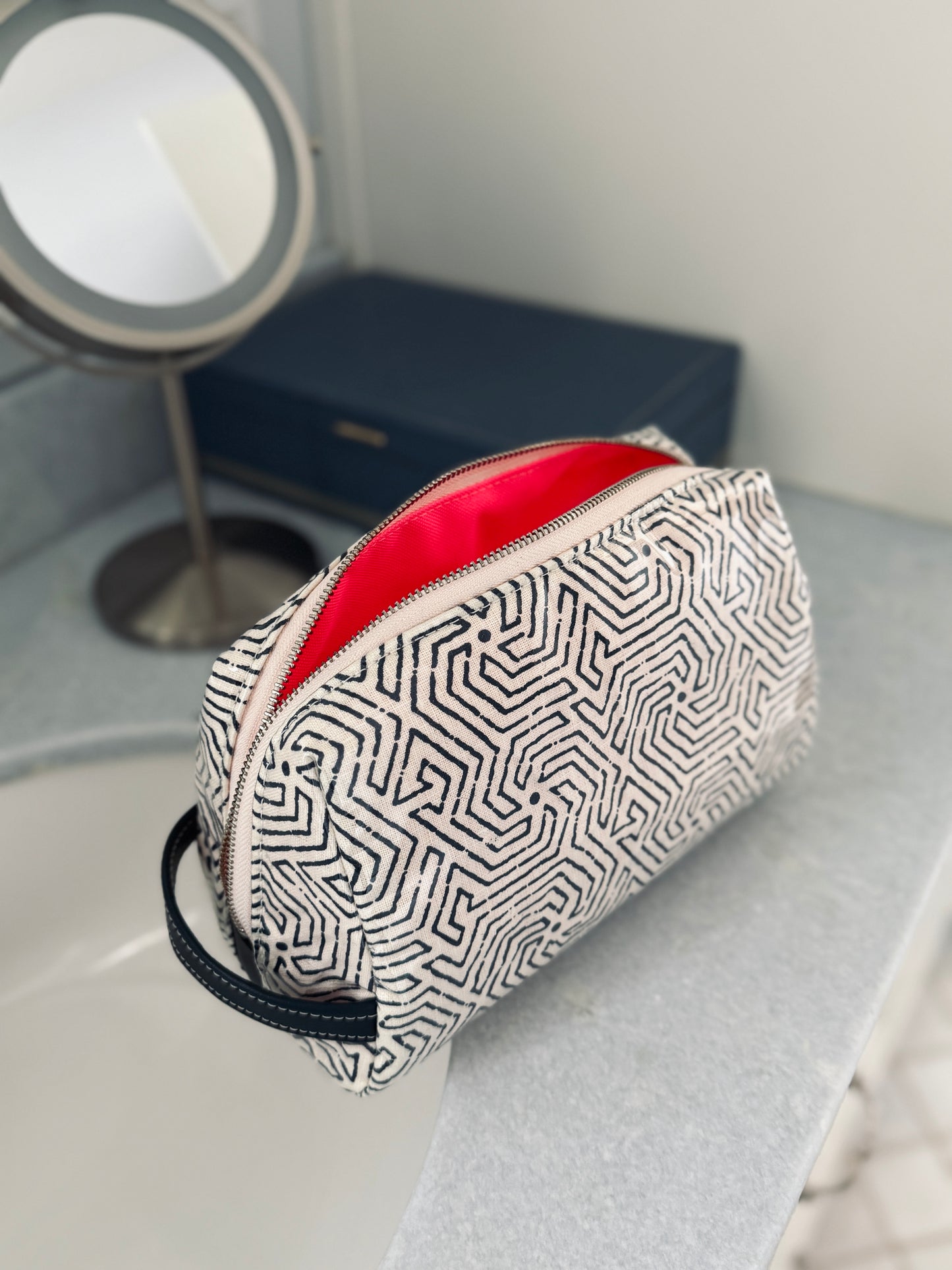 Maze Toiletry Bag in Navy
