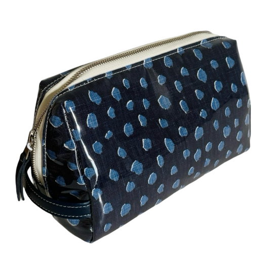 Toiletry Bag in Fauna Navy